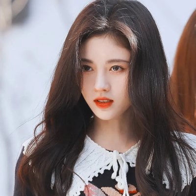 重生后，开局给校花一香蕉皮