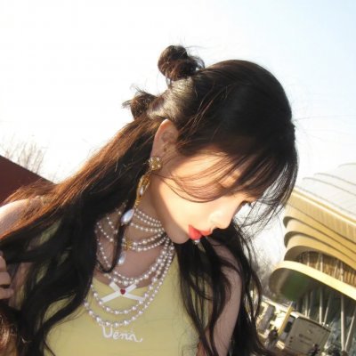 不动声色的柏田小姐与喜形于色的太田君