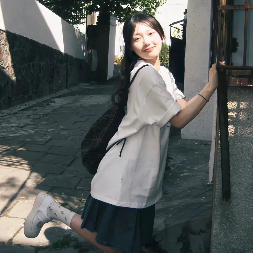 八零年我偷听女儿心声改命